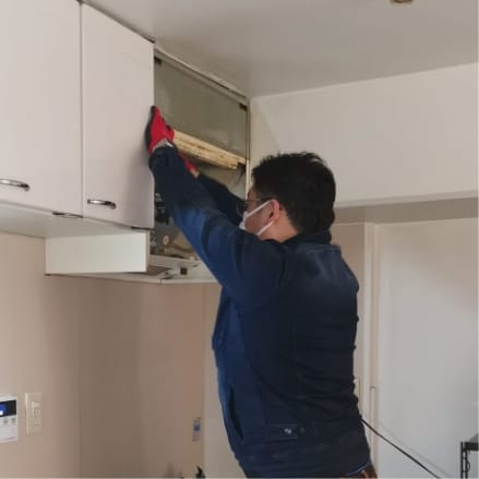 スタッフ施工風景