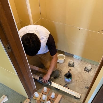 スタッフ施工風景