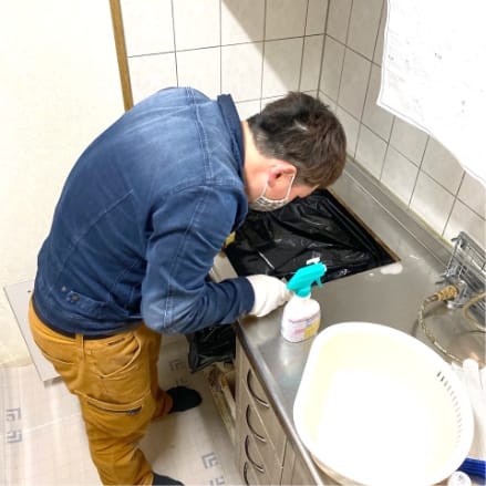 スタッフ施工風景