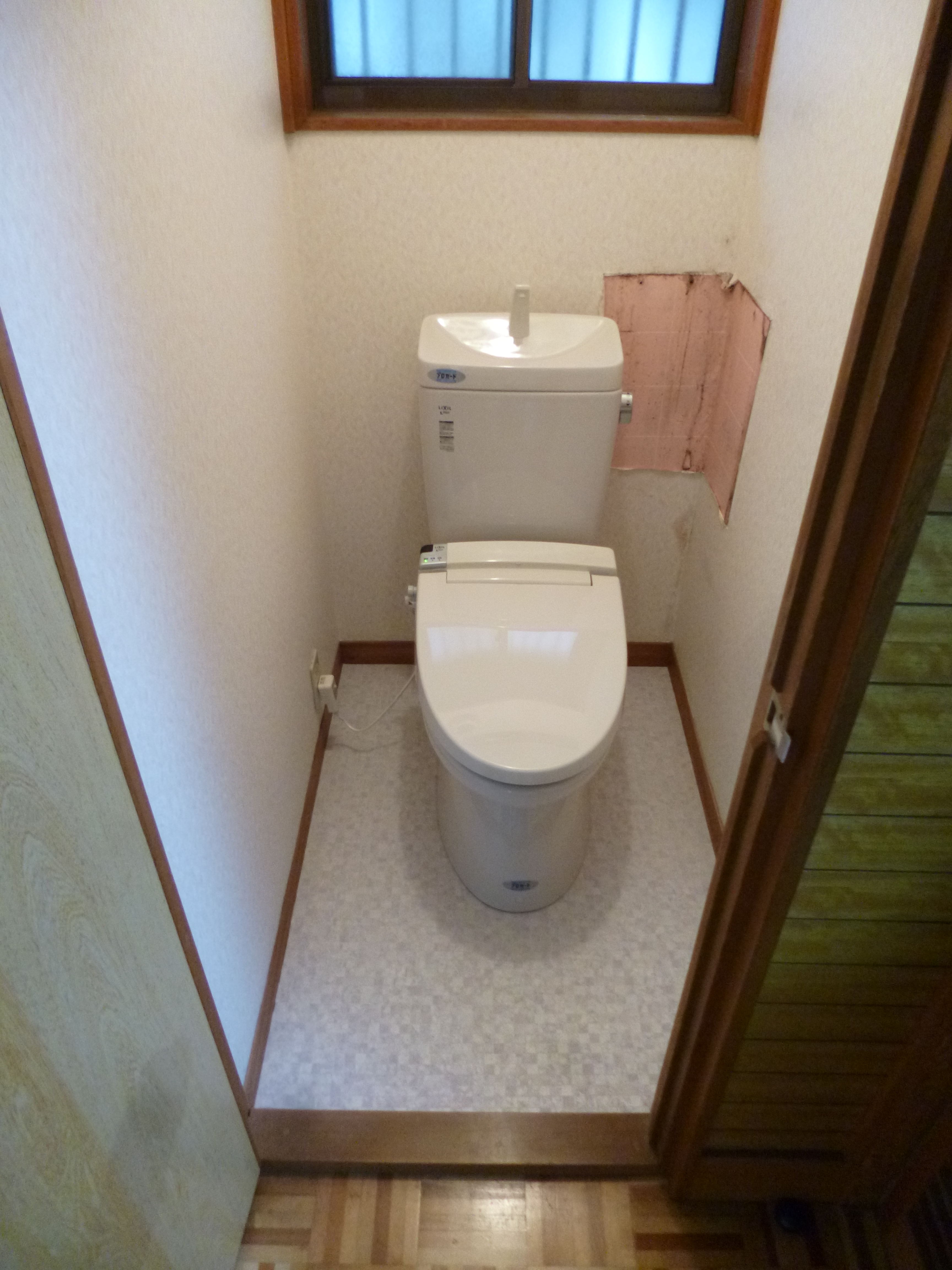狭いトイレにも手洗器を トイレリフォーム専門店